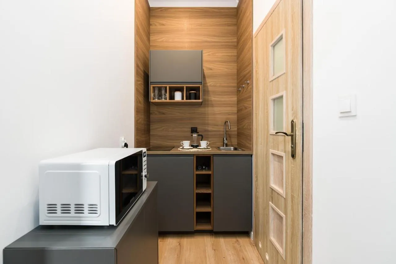 Kwiatowa Studio Apartment Poznań City Center by Renters