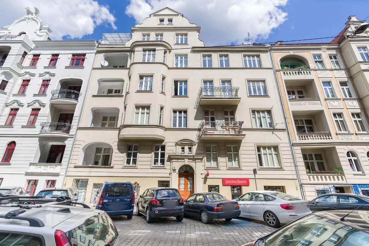 Kwiatowa Studio Apartment Poznań City Center by Renters