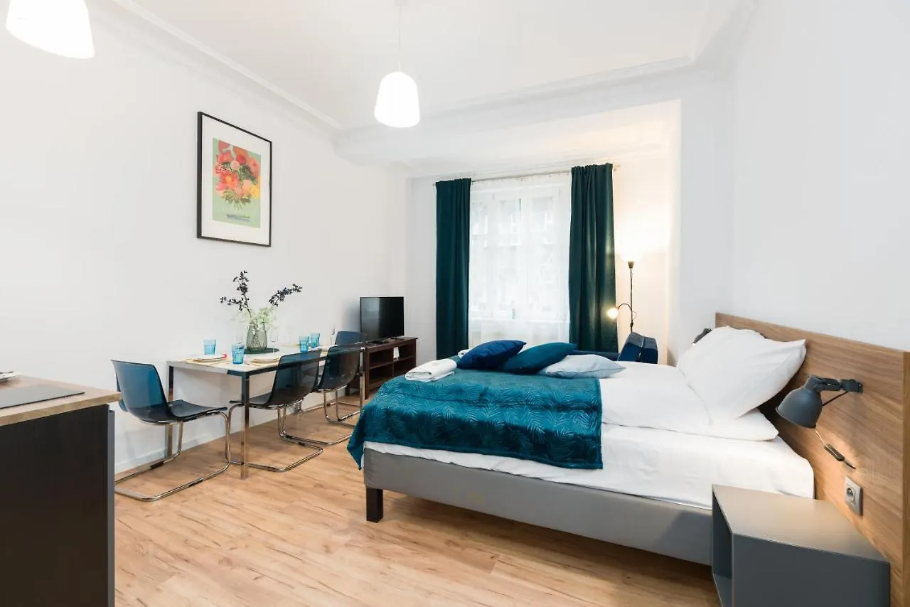 Kwiatowa Studio Apartment Poznań City Center by Renters 0*,  Polska
