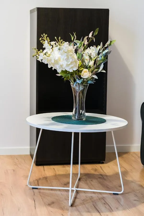 Kwiatowa Studio Apartment Poznań City Center by Renters