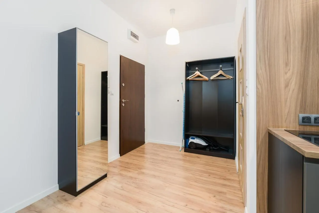 Kwiatowa Studio Apartment Poznań City Center by Renters